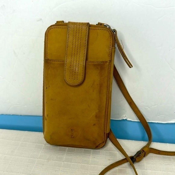 Timberland womens Wallet RFID Leather Crossbody Phone Bag Wheat Nubuck - Picture 1 of 8